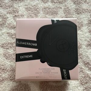 Viktor & Rolf Flowerbomb Extreme in Black and Pink